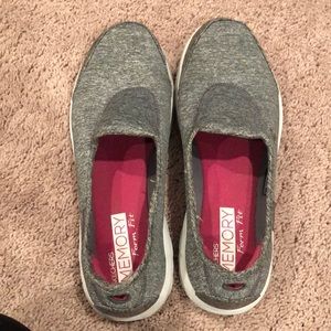 Skechers Memory Form Fit Sneakers
